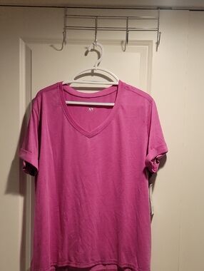 Magenta Short Sleeve Leg3nd Tee NWT